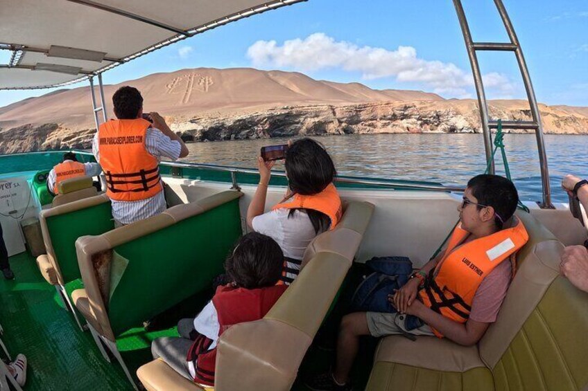 Ballestas Islands - El Candelabro