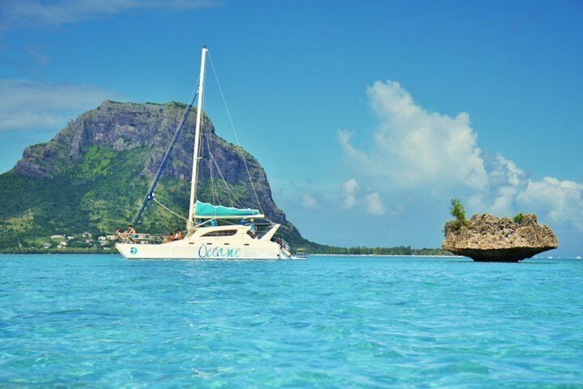 WEST Ile aux Benitiers: Private Full day Catamaran Cruise 