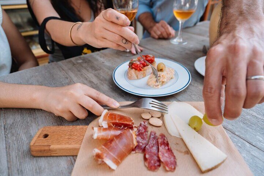 Valencia Tapas Crawl by Food Lover Tour