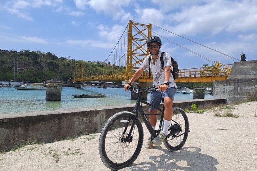 Yellow bridge from Ceningan Island