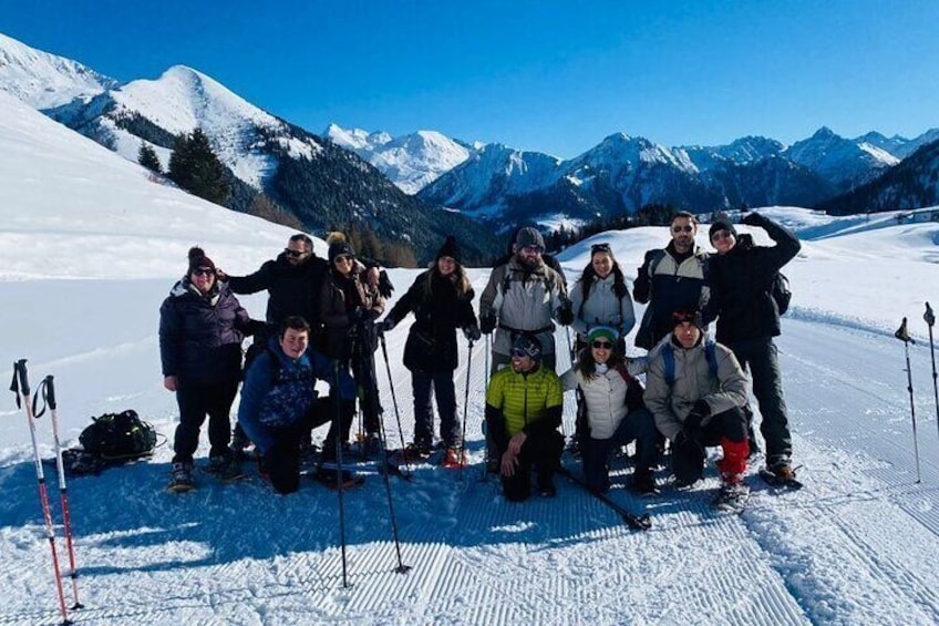 3 Hours of Snowshoeing with Alpine Guide in Val Brembana