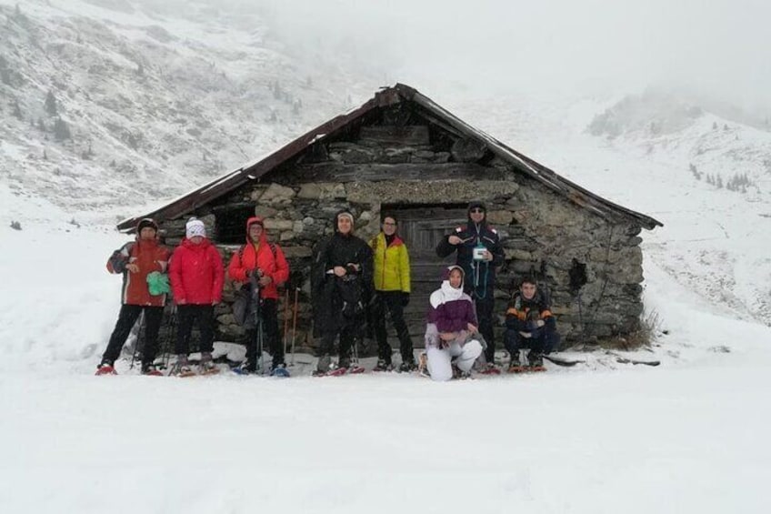 3 Hours of Snowshoeing with Alpine Guide in Val Brembana