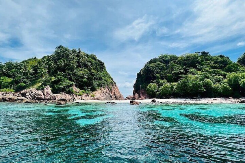 Full-Day Pulau Redang Snorkeling and Island Hopping Guided Tour