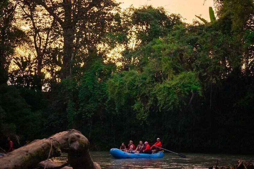 Small Group Twilight Wildlife Boat Tour in La Fortuna