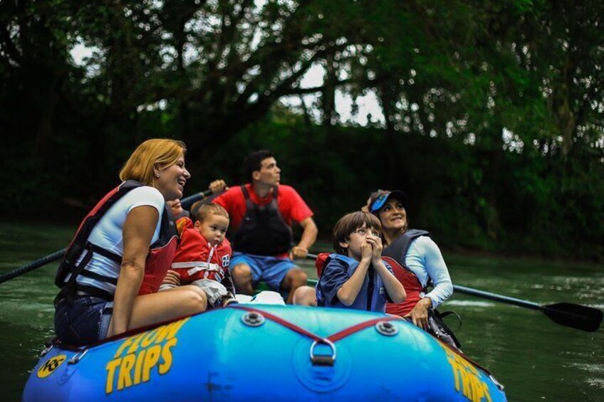 Small Group Twilight Wildlife Boat Tour in La Fortuna