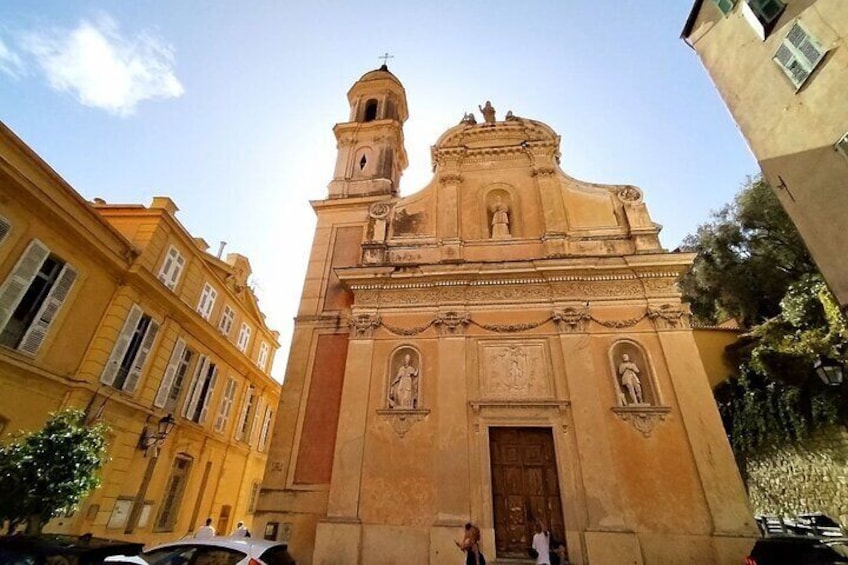 Walking Tour in the Old Town of Menton France