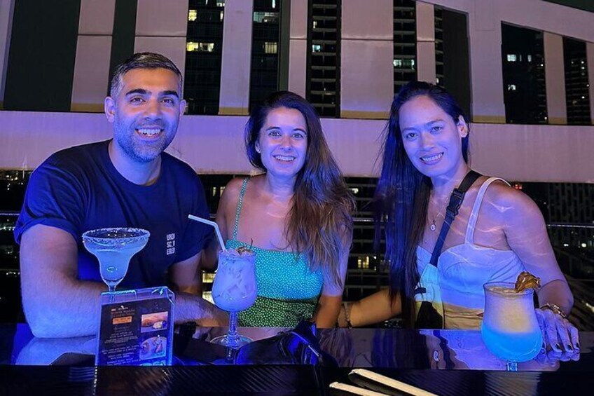 3 Hour Bar Hopping Tour in Makati