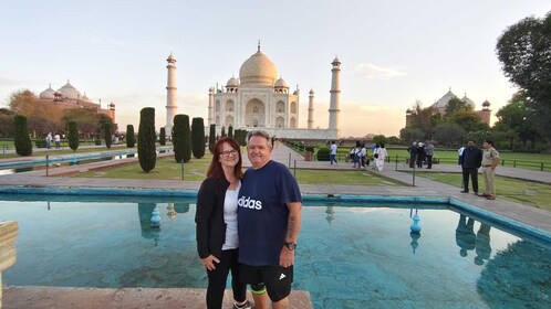 Excursión privada de un día desde Delhi: Taj Mahal, Fuerte de Agra y Fatehp...