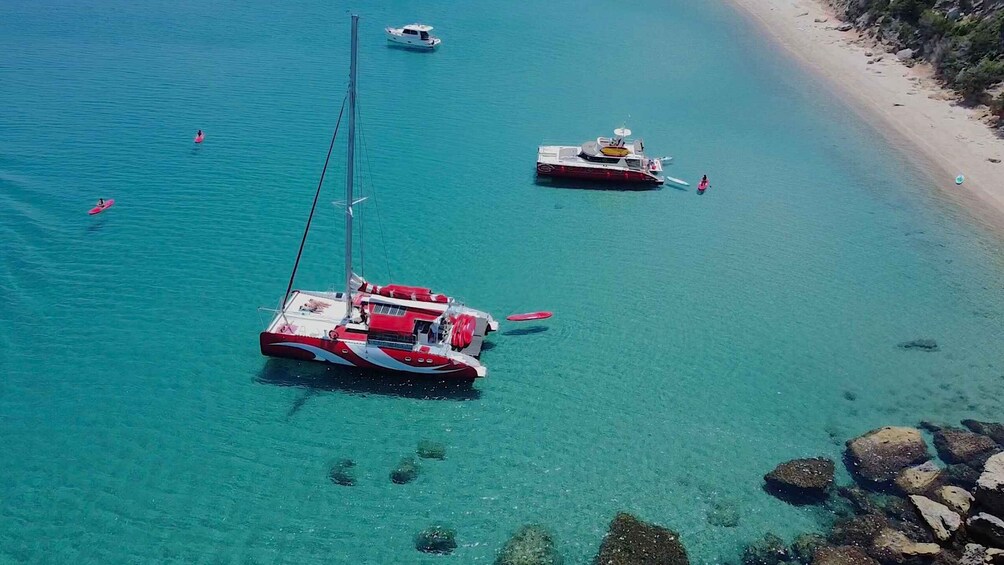 Santa Giulia: cruise on a maxi-caps in sails