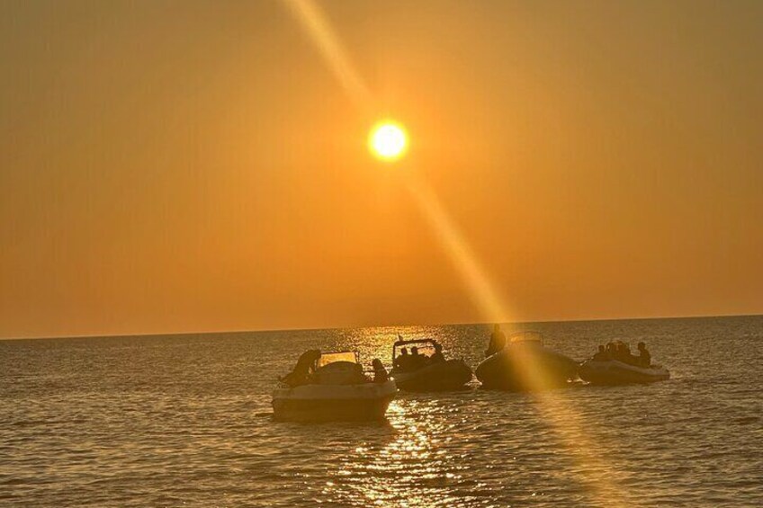 Palermo :tour on a boat with aperitif and snorkeling