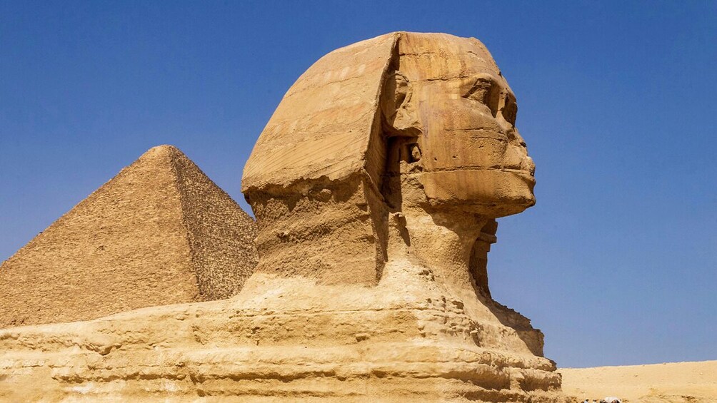 From Alexandria Port: Desert Day Trip to Pyramids with Lunch 