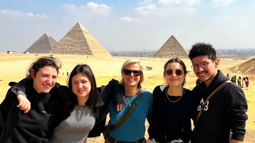 From Alexandria Port: Private Trip to Giza Pyramids with Lunch