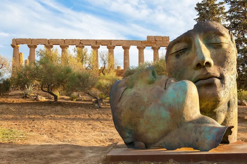 Private tour of the Valley of the Temples and Kolymbethra in Sicily