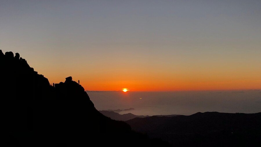 Madeira: Sunrise at Pico do Arieiro & Hike Larano trail