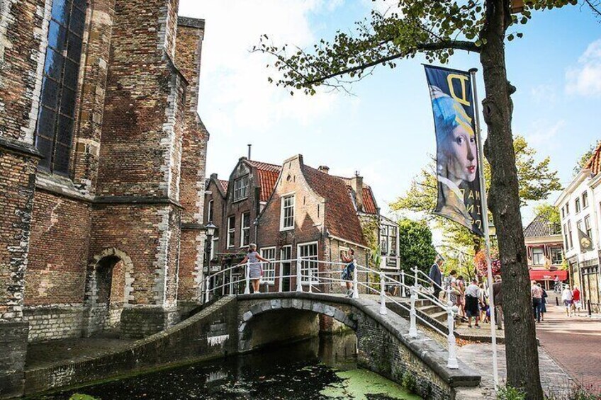 Private tour to Kinderdijk windmills and beautiful city of Delft