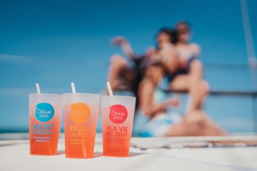 Eco-friendly frosted cups
Rum cocktails & juice cocktails