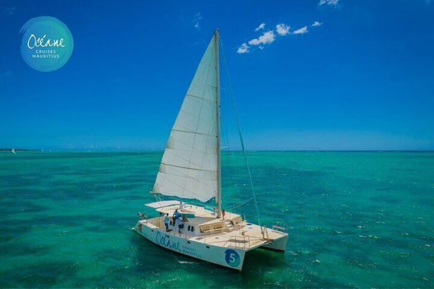 South East : OCÉANE Private Full Day Catamaran to Ile aux Cerfs