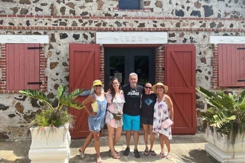 "Our group arrives at the El Polvorín Museum, ready to immerse themselves in the fascinating history of Culebra. ️ A day of enriching learning!"