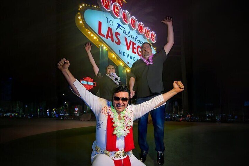 Fun Ceremony at the trendy and iconic Las Vegas Sign 