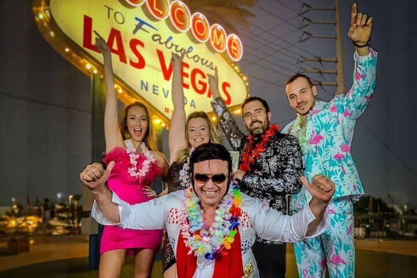 Fun Elvis Wedding at the Las Vegas Sign 