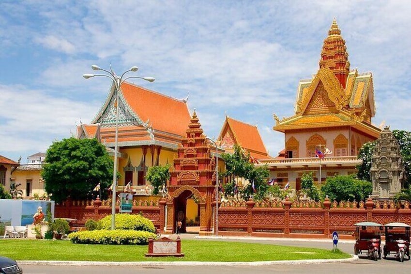 2 Days Private Phnom Penh City Tour