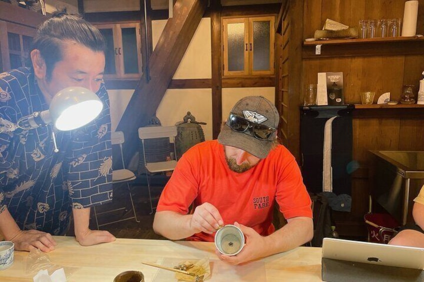 1.5〜2 Hours Traditional Kintsugi Work Shop in Namba Osaka