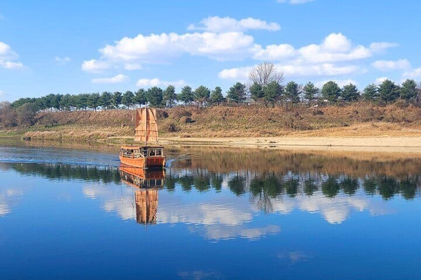 Boat Voyage in Imjin River flowing out of North Korea to South Korea