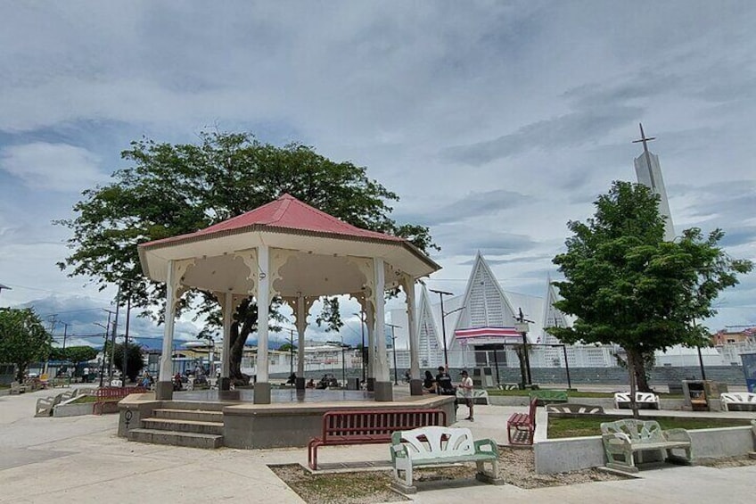 Liberia's Catholic Church, Central park's kiosk and Rincon de la Vieja volcano in the back