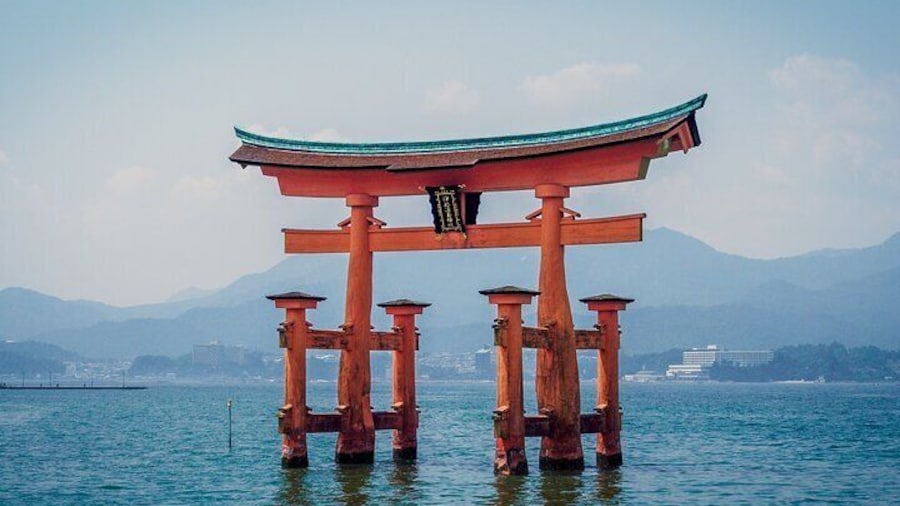The Peace Memorial to Miyajima : Icons of Peace and Beauty