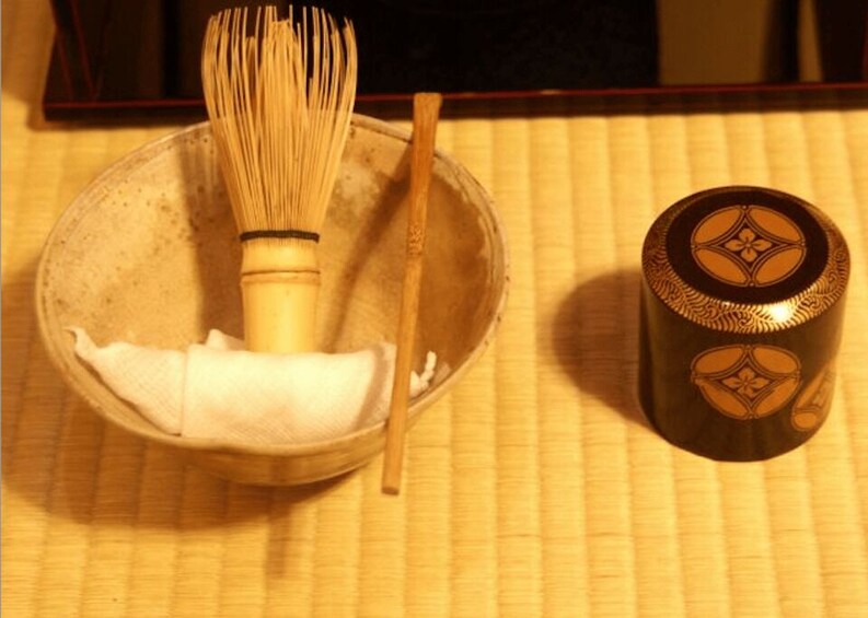 Picture 3 for Activity Tokyo:Tea ceremony experience at Komaba Warakuan