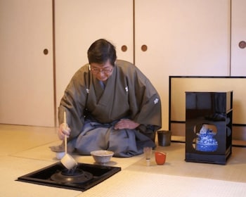 Tokio: experiencia de ceremonia del té en Komaba Warakuan