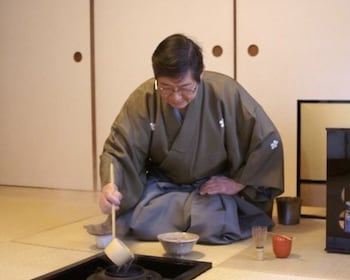 Tokyo : Cérémonie du thé à Komaba Warakuan