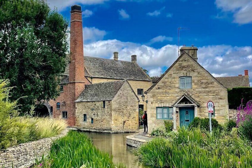 Full Day Cotswolds Tour; Where Opulence and Heritage Converge