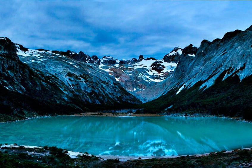 Trekking to Esmeralda Lake