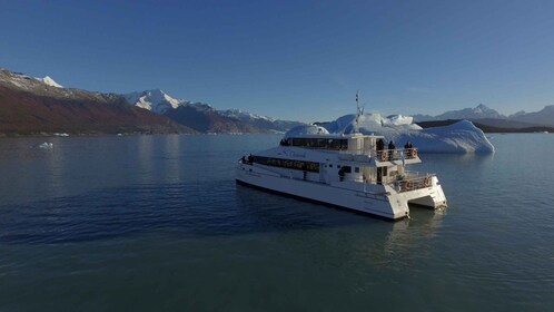 From El Calafate: Estancia Horseback Riding and Boat Tour