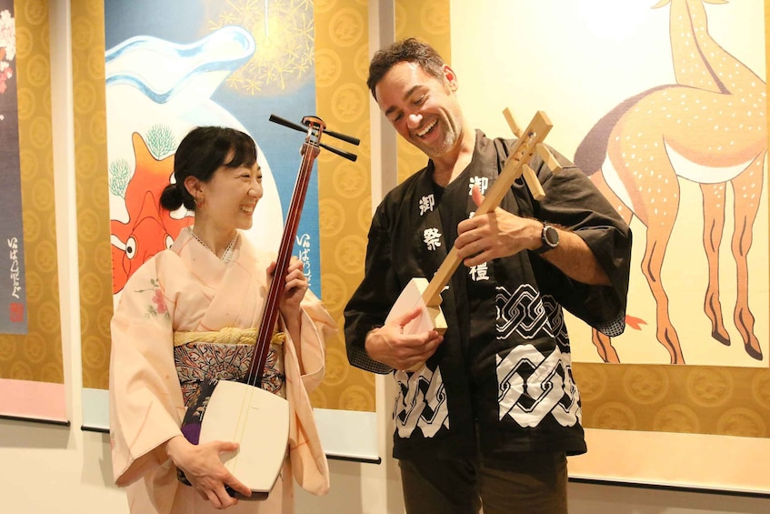 Picture 7 for Activity 【TOKYO SHAMI】Let's make a mini shamisen and play it!