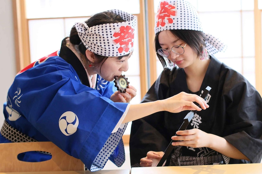 Picture 3 for Activity 【TOKYO SHAMI】Let's make a mini shamisen and play it!