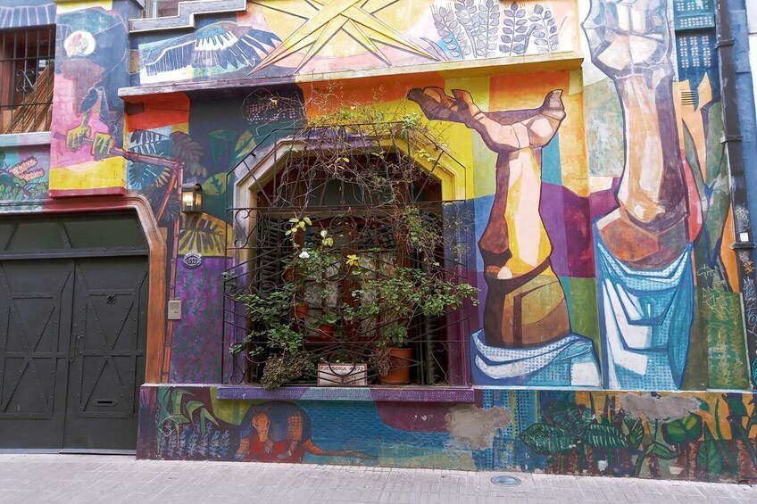 Small group Argentinian Wines and Malbec Tasting & Urban Art Tour