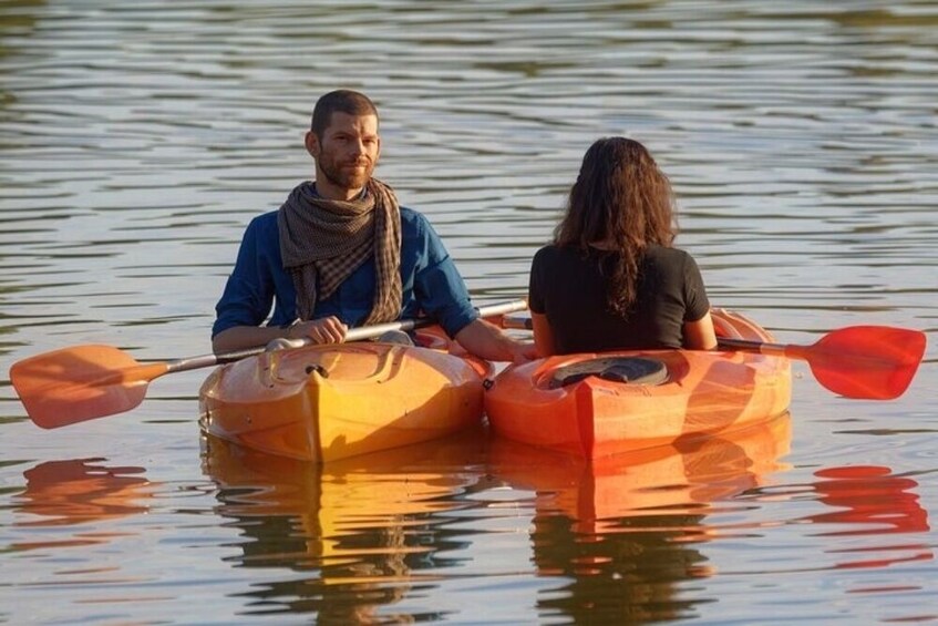 Tel Aviv Beach: Kayak Rental at Beach Club