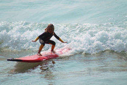 Tel Aviv: Professioneller Surf-Unterricht im Beach Club TLV