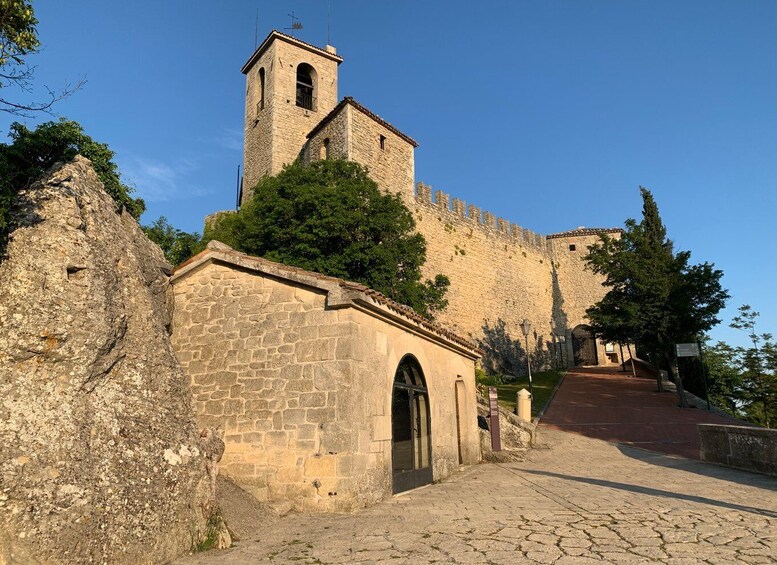 Picture 9 for Activity San Marino Historical Center Private Tour with tourist guide