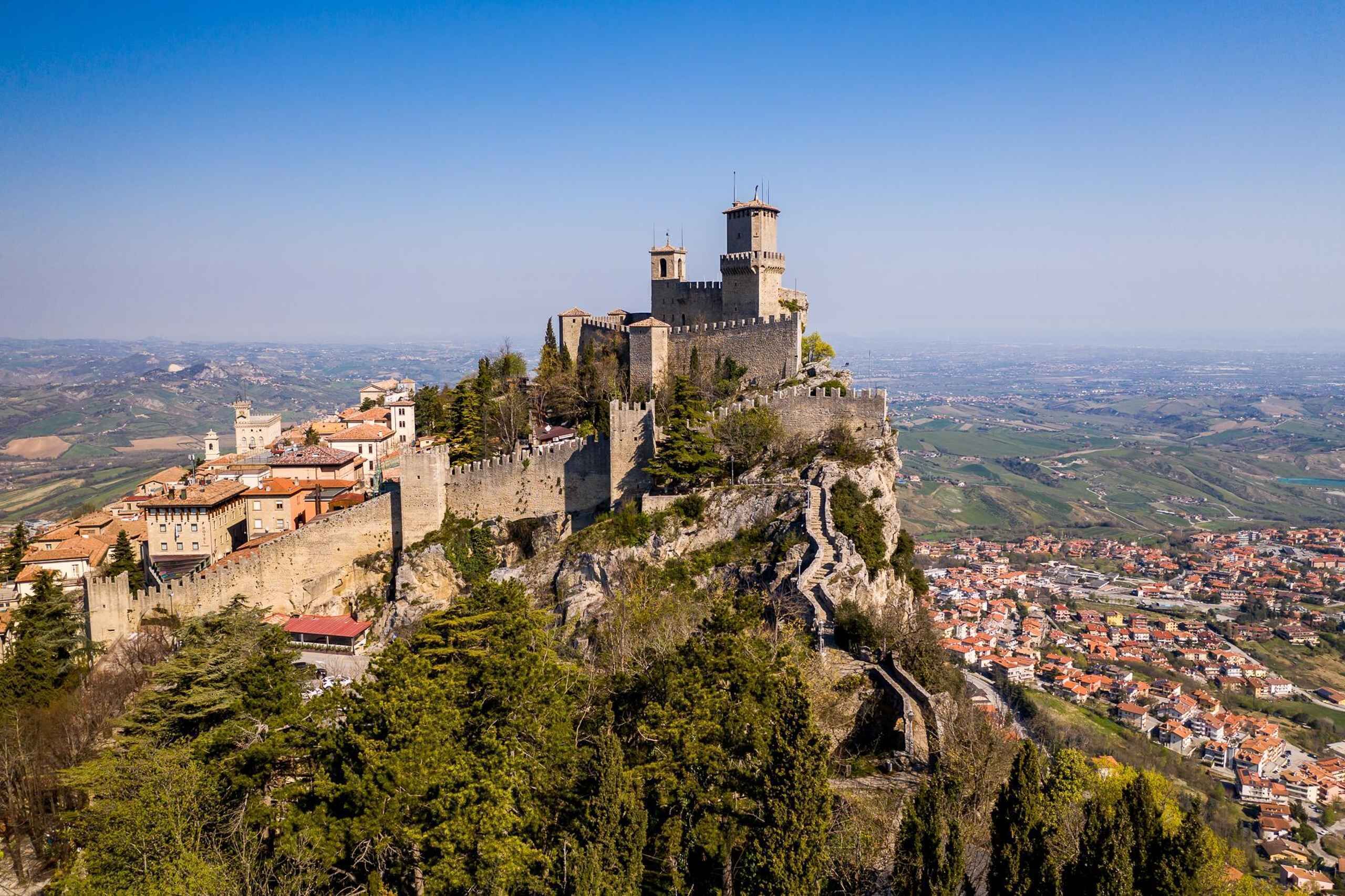 San Marino: Private Historical City Center Walking Tour
