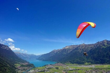 Vuelo en parapente en tándem en Interlaken