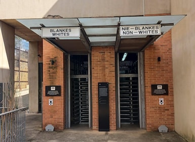 Soweto, Mittagessen & Apartheid-Museum