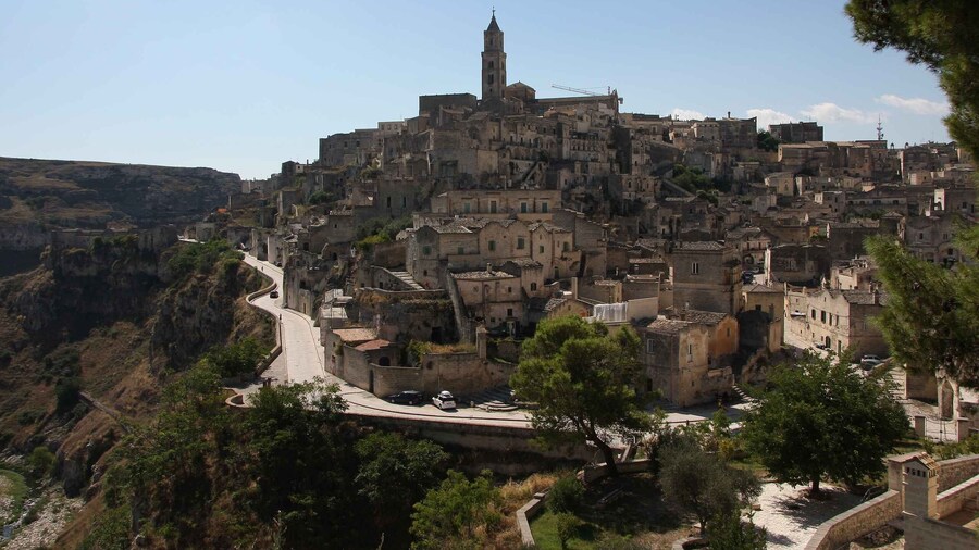 Matera Tour: Taste and Handicraft