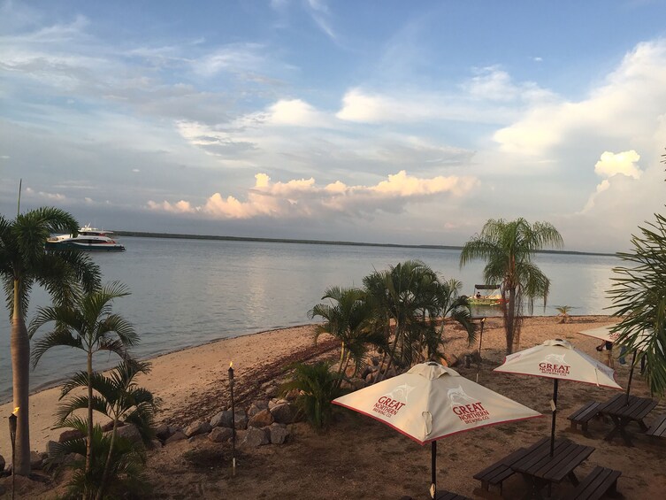 Full Day Cruise to Crab Claw Island with Seafood Buffet 