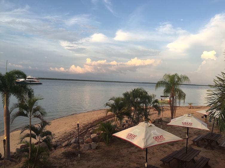 Full Day Cruise to Crab Claw Island with Seafood Buffet