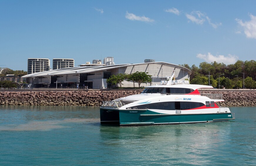 Full Day Cruise to Crab Claw Island with Seafood Buffet 