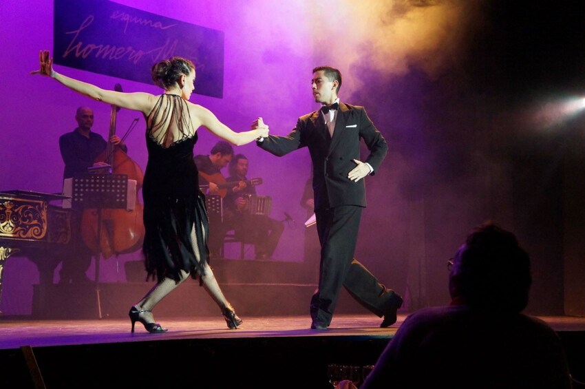 Tango Show in Esquina Homero Manzi