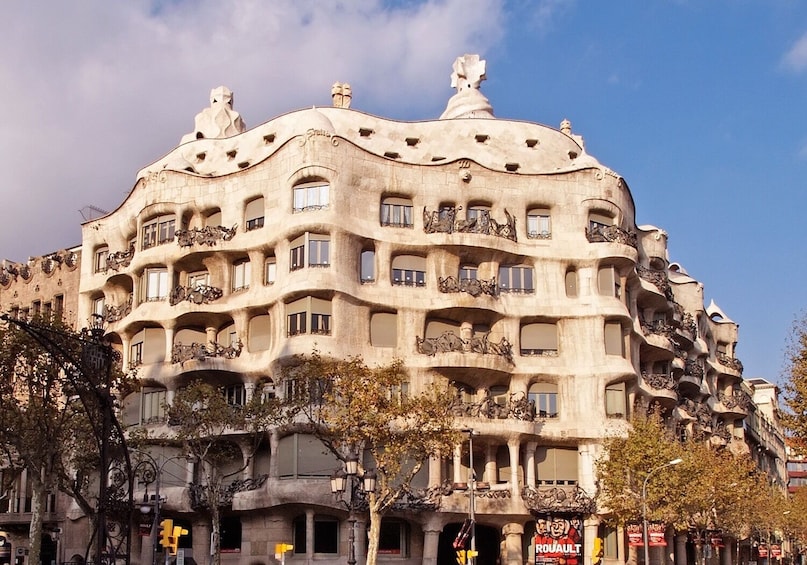 Private Barcelona Tour: Explore Gaudí and the Gothic Quarter with an Expert